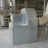 Odtahový ventilátor v cementárně osazený krytem